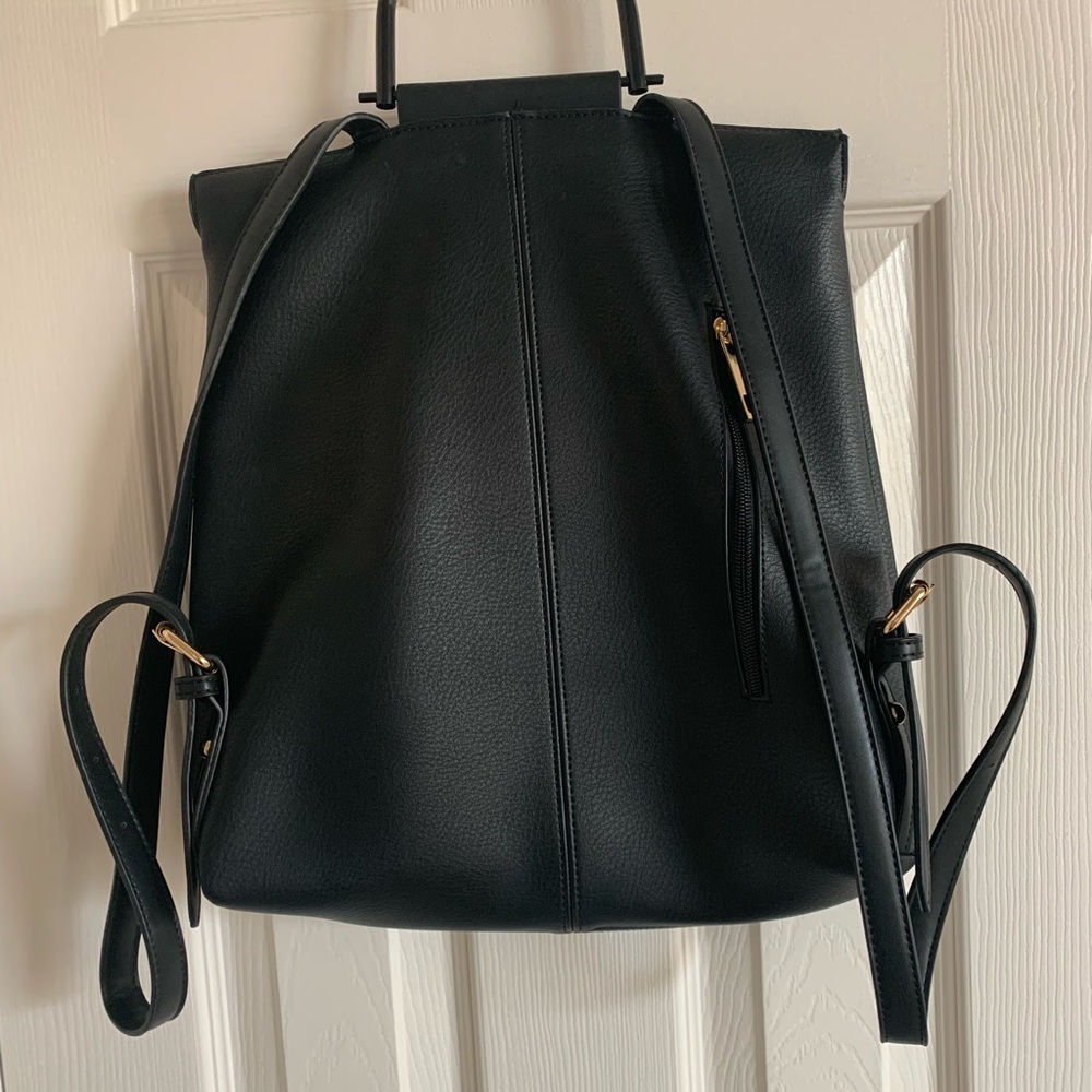 Almost New Computer Backpack - Picture 8 of 10